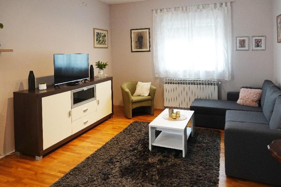 Apartman Gundulic Vinkovci Buitenkant foto