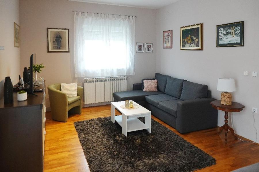 Apartman Gundulic Vinkovci Buitenkant foto