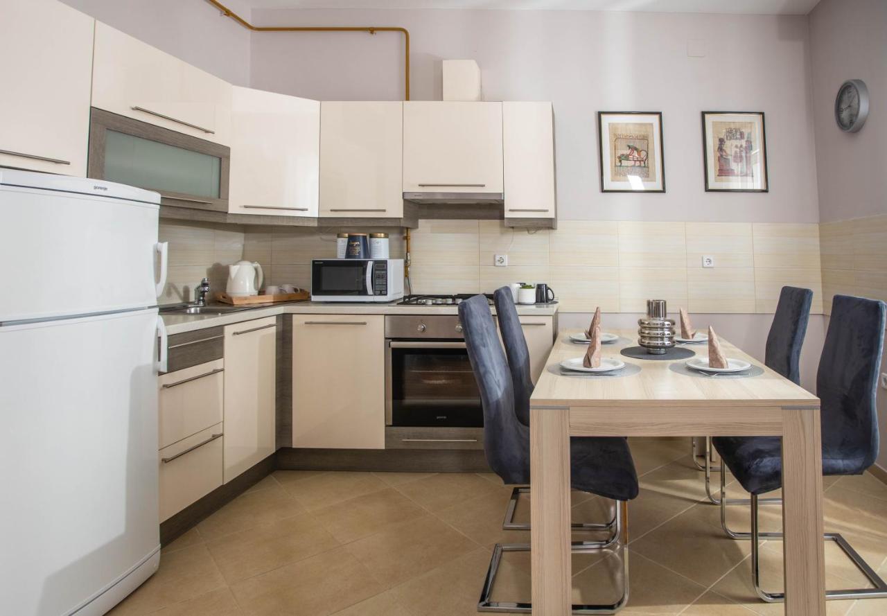 Apartman Gundulic Vinkovci Buitenkant foto