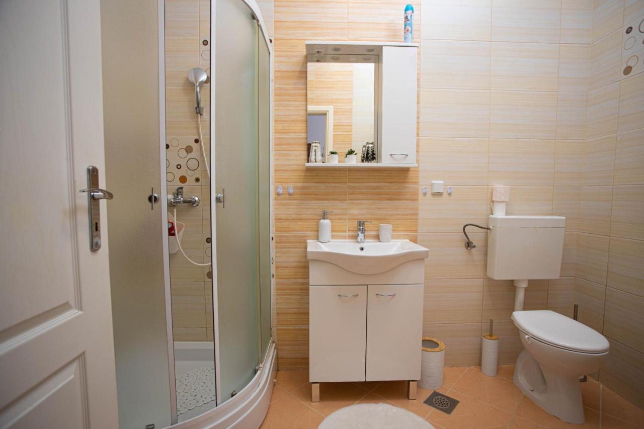 Apartman Gundulic Vinkovci Buitenkant foto